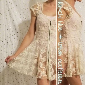 Kimchi Blue Elsa Lace Dress 🌼 Sold Out on UO! 🌼❤